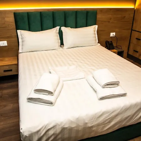 Centerpoint 4*